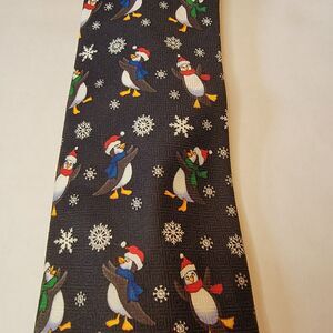Penguins Christmas Tie (no brand) Black w/Snowflakes